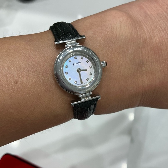 Ladies AUTHENTIC FENDI DRESS watch💖💖 - Picture 9 of 15